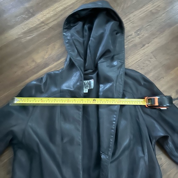 Incredible Leather Trench Coat with Hood - Picture 3 of 6